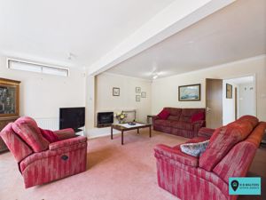 Sitting Room- click for photo gallery